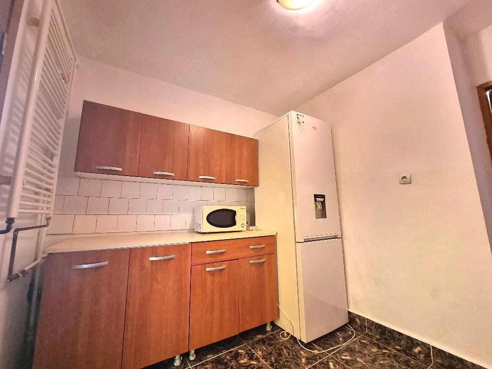 Proprietar ofer spre inchiriere ap.2 cam.decomandate mobilate utilate complect,climatizate 60 mp. 