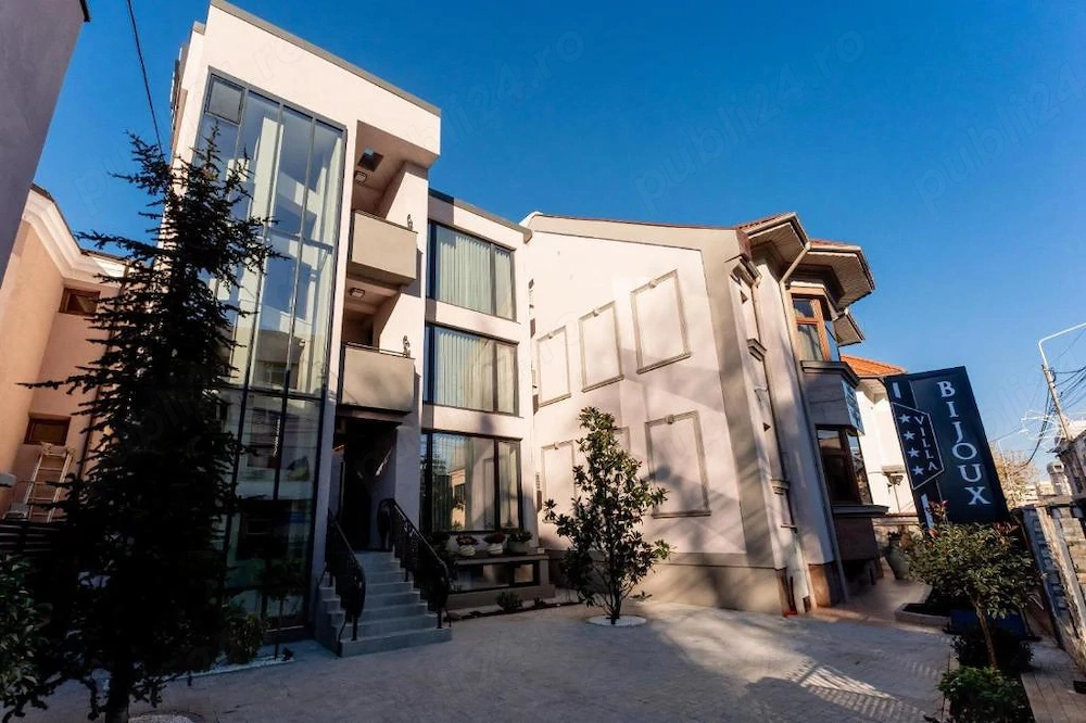 Cauta Receptionera Villa Bijoux 