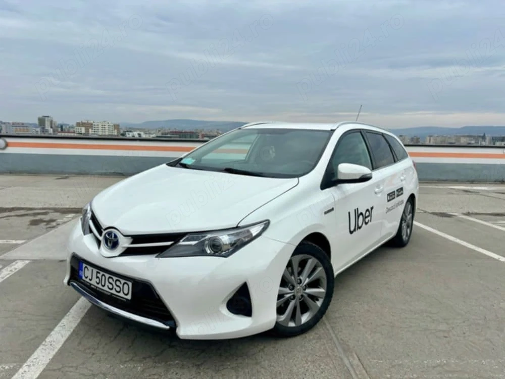 Vând schimb Toyota Auris 2014 hibrid gpl