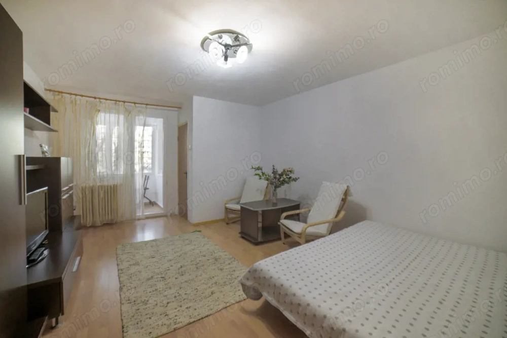 Garsoniera langa metrou Titan