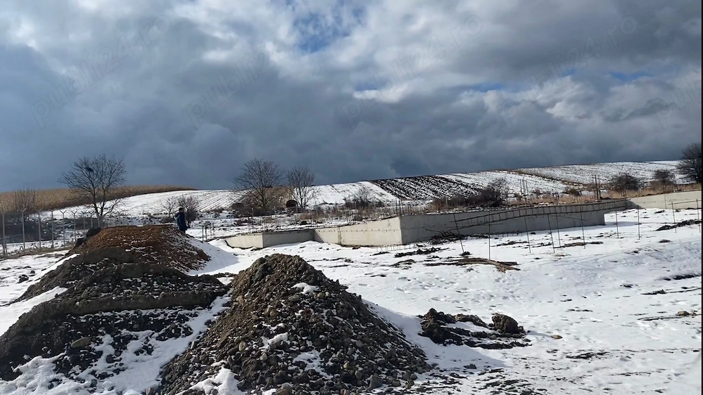 Teren de vanzare in Sura Mare -678mp -fundatie turnata+proiect casa