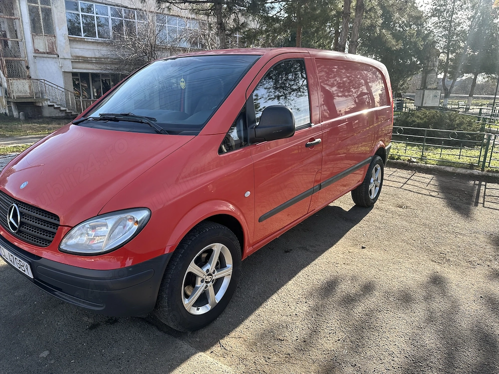 Vând Mercedes vito 111 