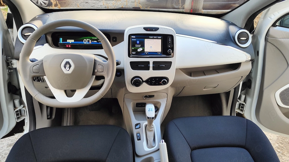Renault ZOE full electric an fab.2016 -52.000 km impecabil interior exterior 