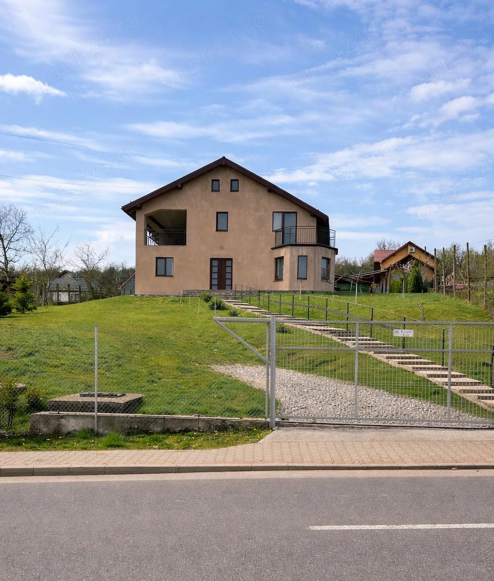 VAND casa 234 mp + teren 1665 mp |Dublu acces stradal 