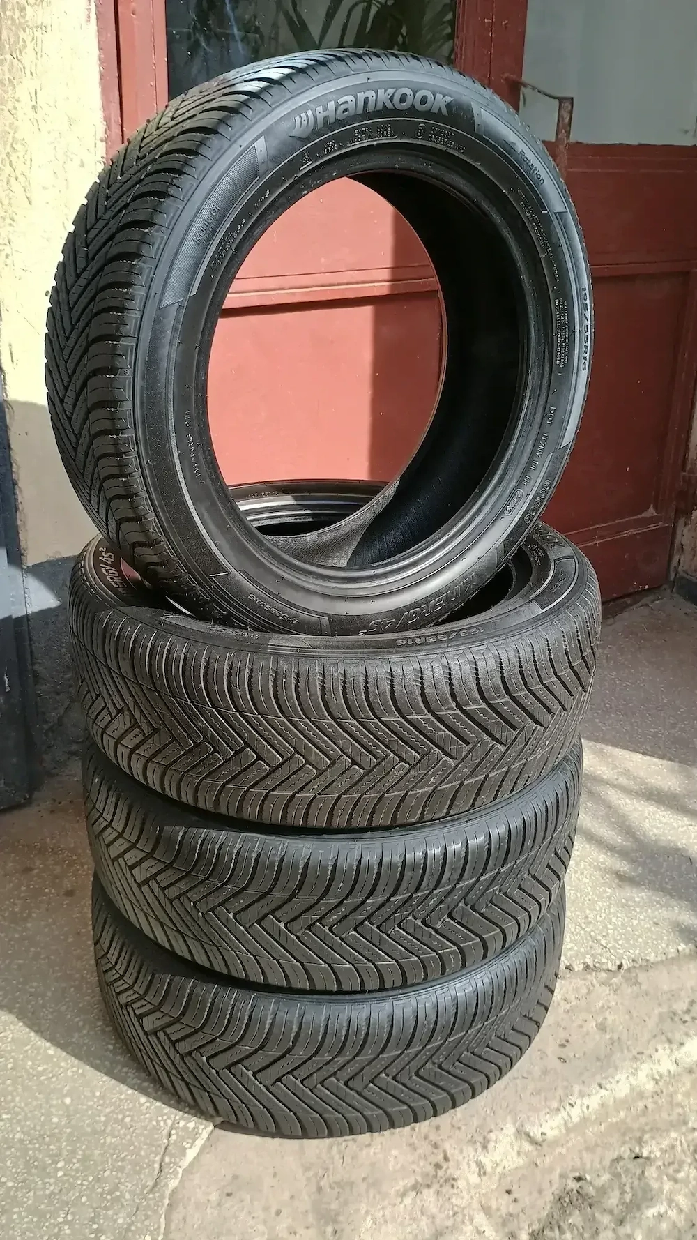 Vând set anvelope all season Hankook