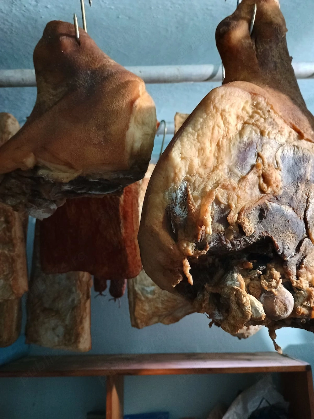 Vând șuncă sunca și slanina proaspătă de casa