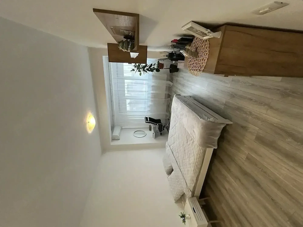 Proprietar Vand apartament cu o camera mobilat si utilat zona Buziasului AEM Str. Recoltei 35mp