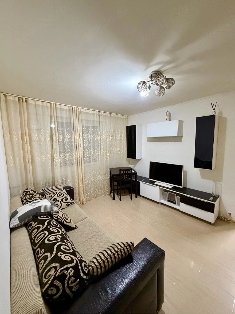 Inchiriez apartament doua camere impecabil