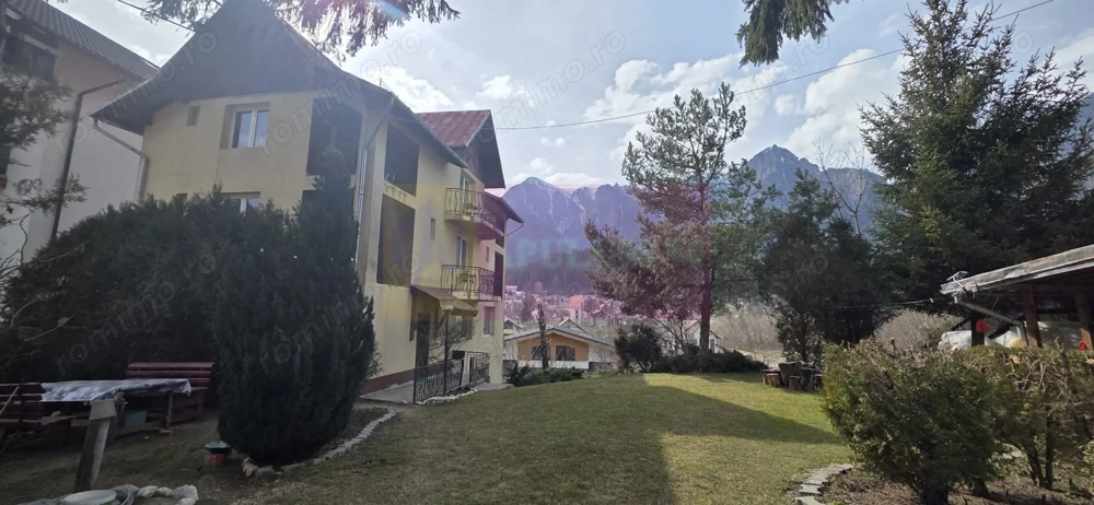 Vila de vânzare cu 8 camere și garaj in Busteni