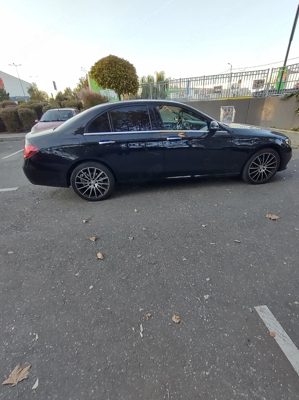 Vând Mercedes Benz E class 