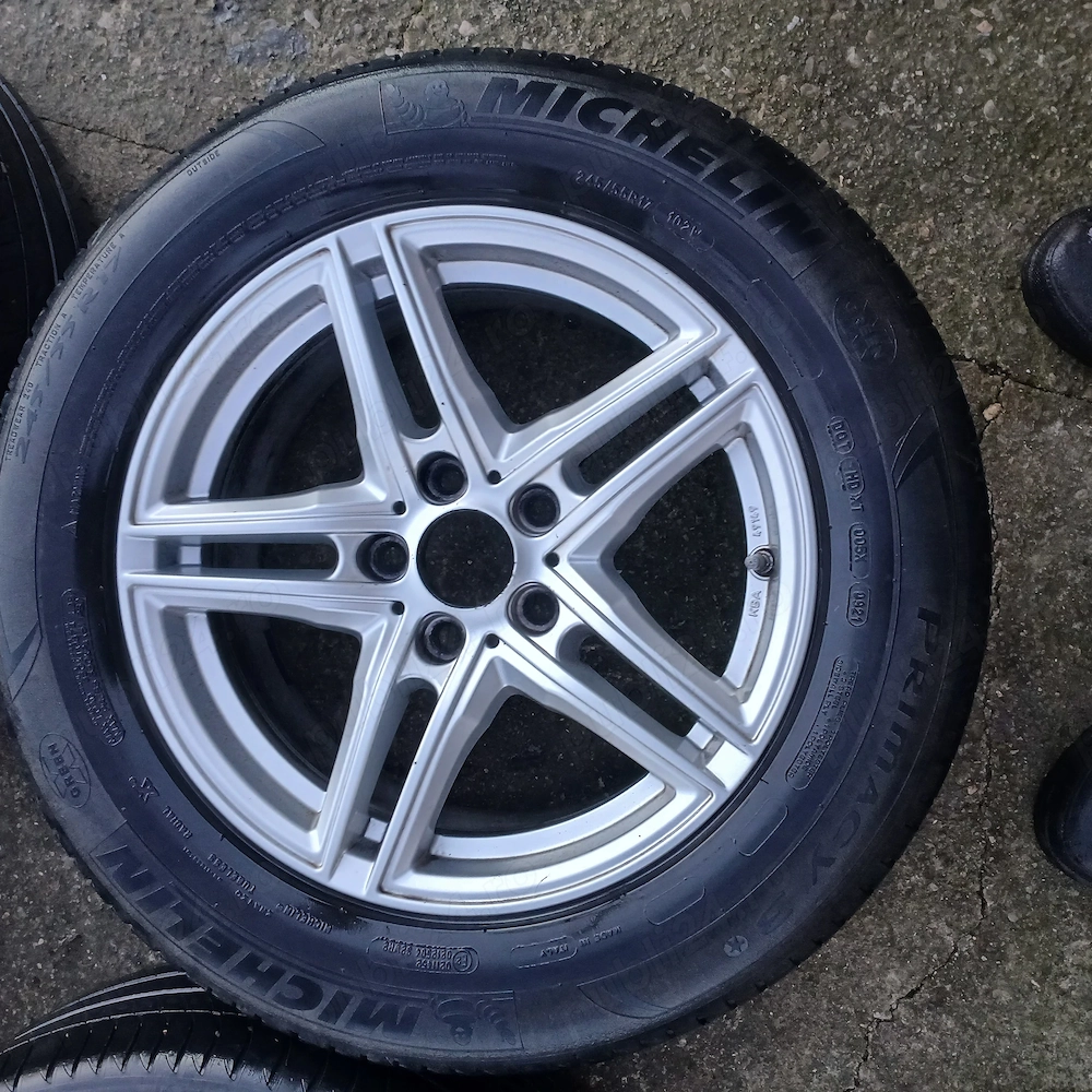 Jante aliaj 17 inch cu senzor de presiune activ  folosite pe BMW X3 2015