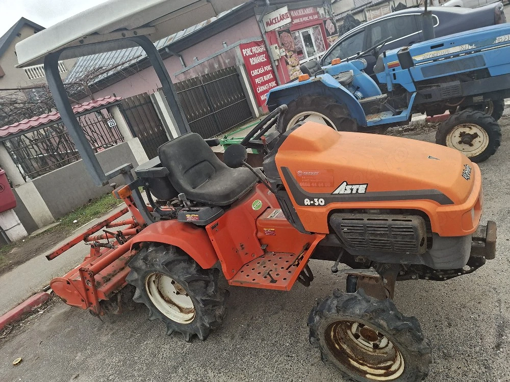 kubota 4x4 cu freza si plug stare foarte bună 