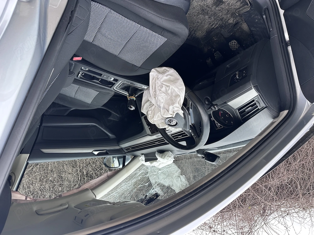 VW Passat B8 2.0 TDI 150CP 2019 115000 km avariat frontal motor OK