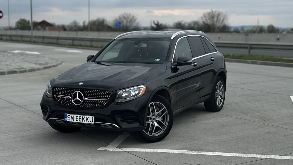Mercedes Benz GLC300 AMG-Line