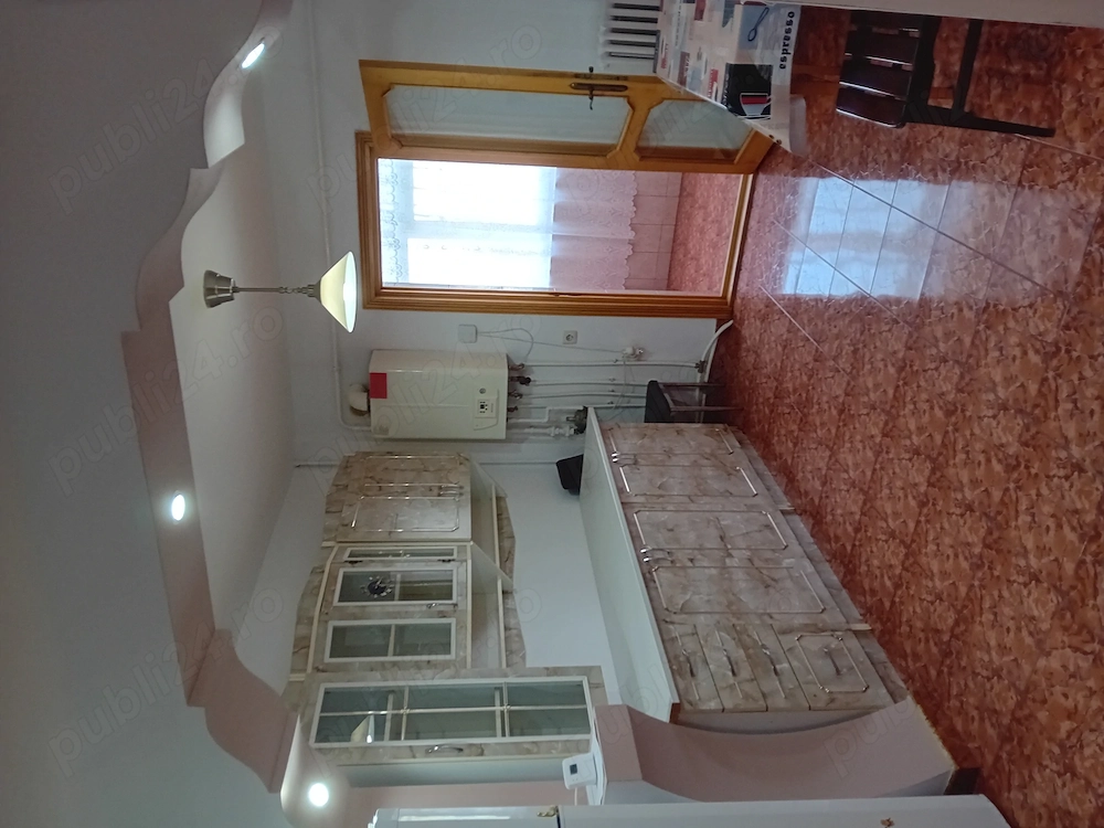 Vând apartament 2 camere in botosani strada Alexandru Donici etajul 3 apartamentul este decomandat  