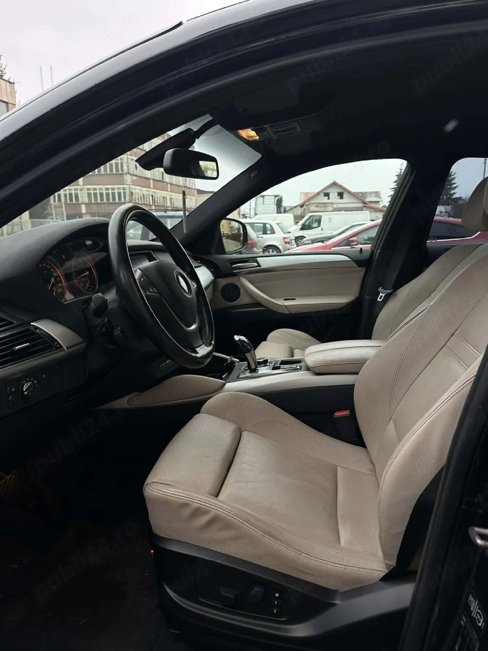 vând BMW X6 Anul 2012