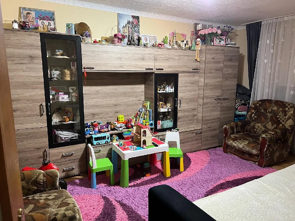 Apartament cu doua camere+garaj sub bloc 