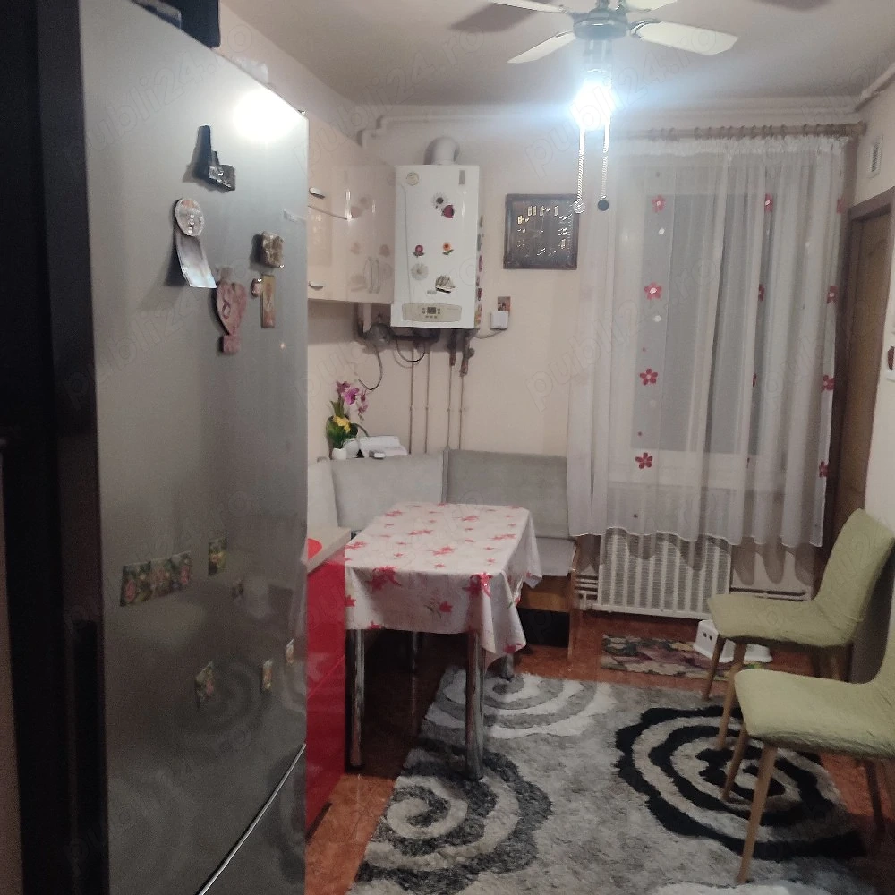 Apartament cu doua camere+garaj sub bloc 