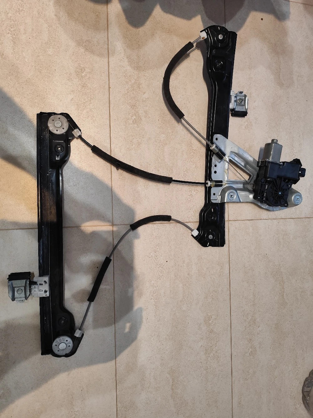 Macara electrica fata-spate Sangyong Rexton 2022-2025 noi originale