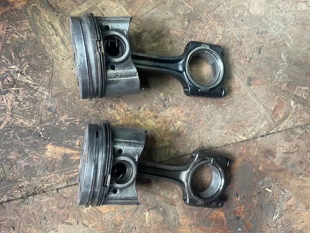 Pistoane cu biele Kubota Z602