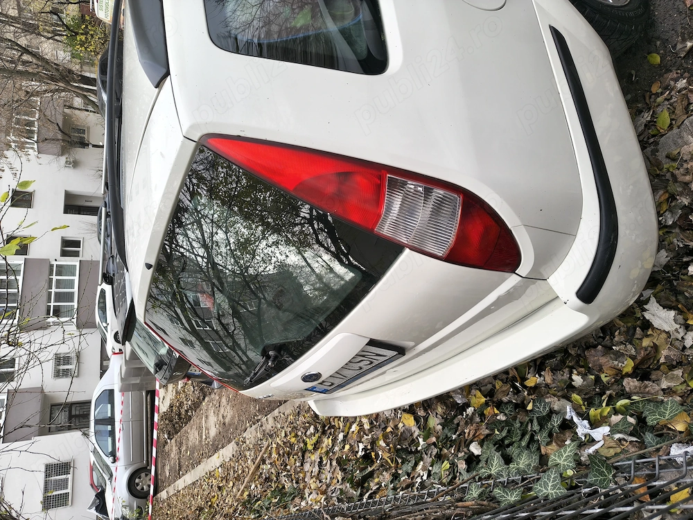 Ford Mondeo 2003 1998 cm cubi brek alb 220 000 km perfect funcțională fara accident preț 1400 euro