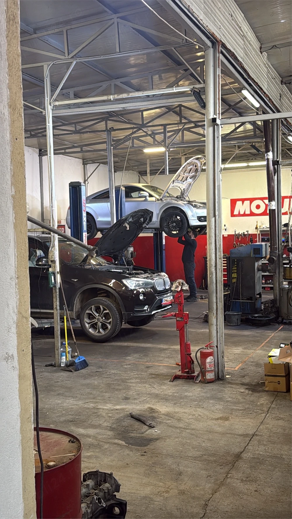 Angajam mecanic sau ajutor de mecanic