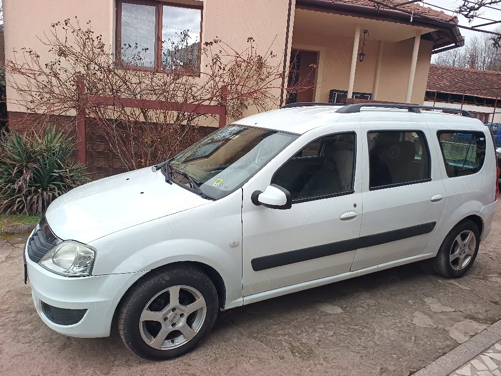 Logan mcv  1.6 benzina  clima