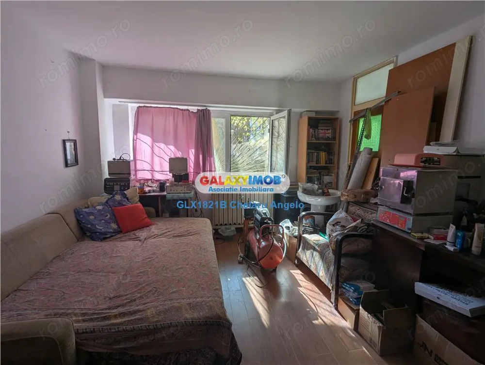 Bdul Lacul Tei, garsoniera 40 mp, decomandat, parter, an 1985