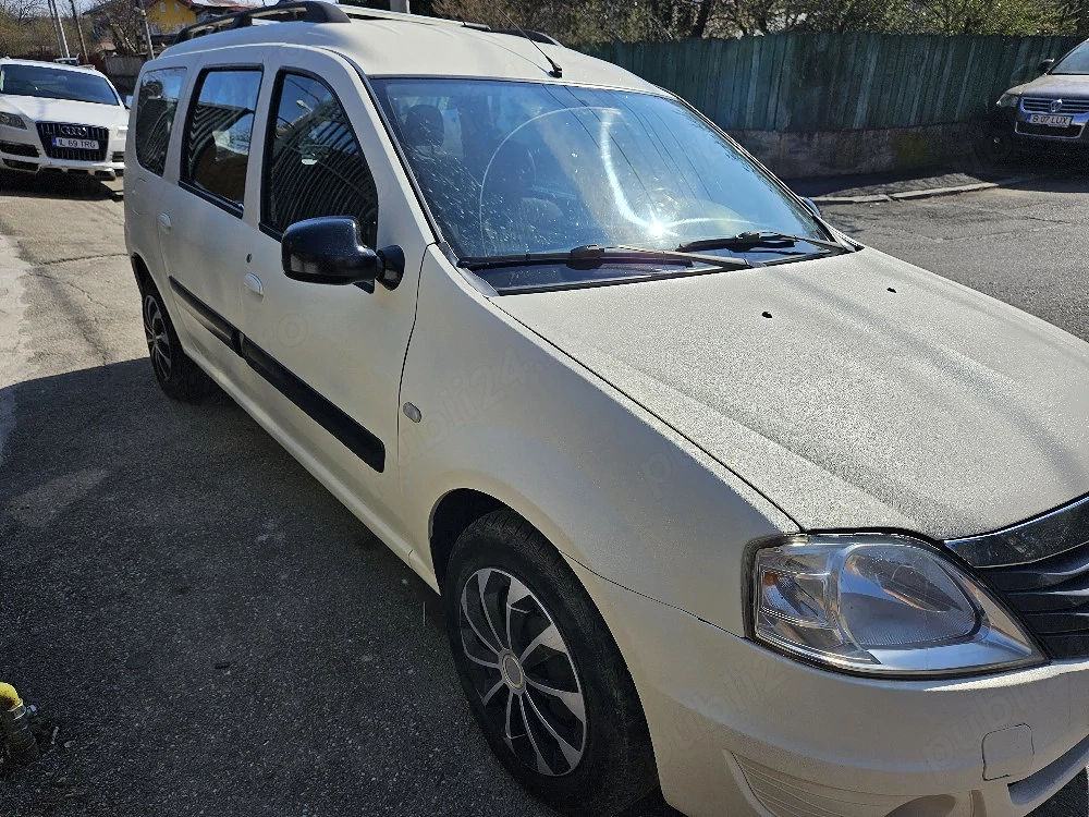 vând Dacia Logan Mcv an 2011