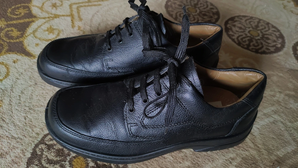 Vând pantofi din piele naturală, mărimea 39