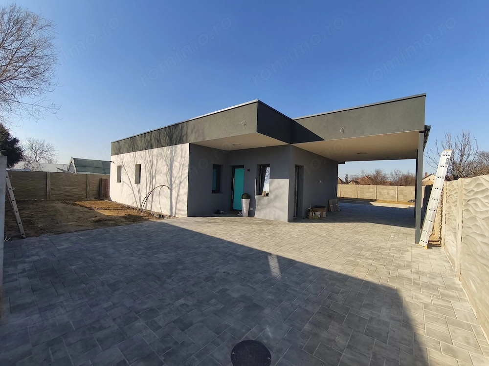 Vand vila cu piscina mosnita noua