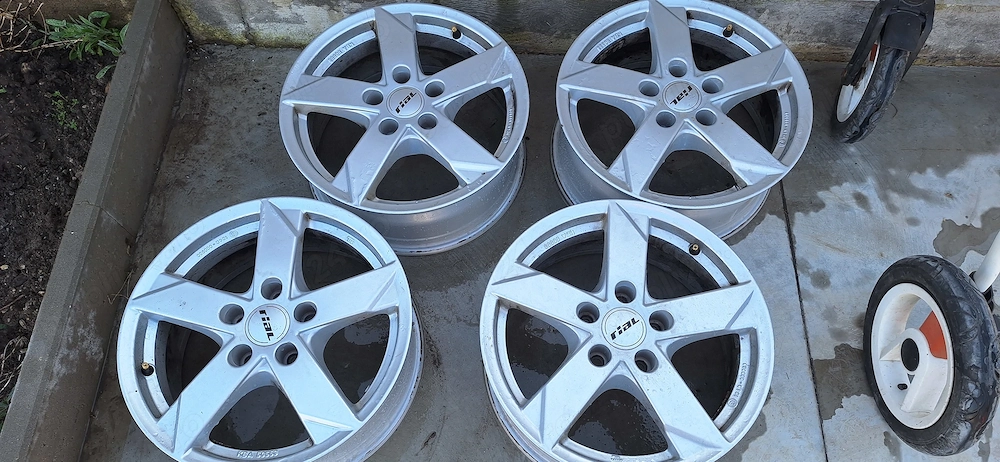 Genți Aluminium 215/60 R16