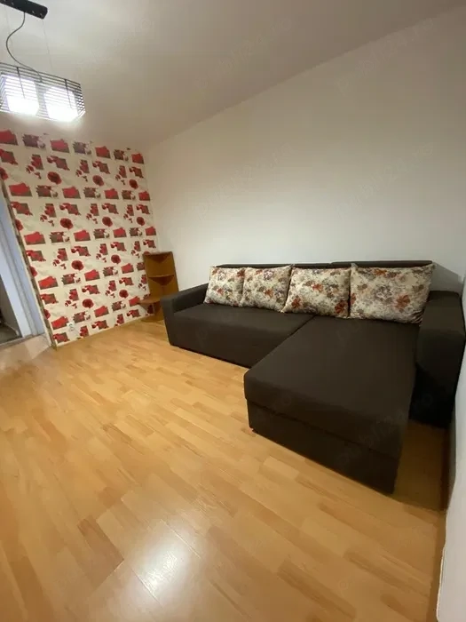 garsoniera dristor-metrou la scara blocului