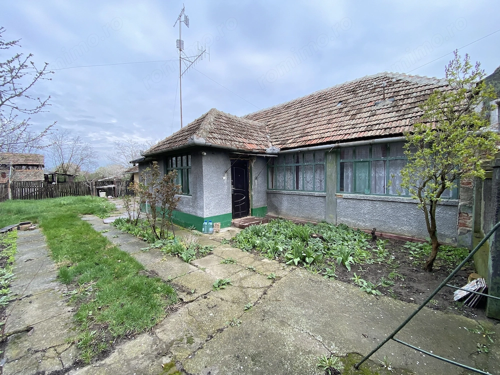 Casa si Teren generos 2.769 mp   Sanmartinu Maghiar