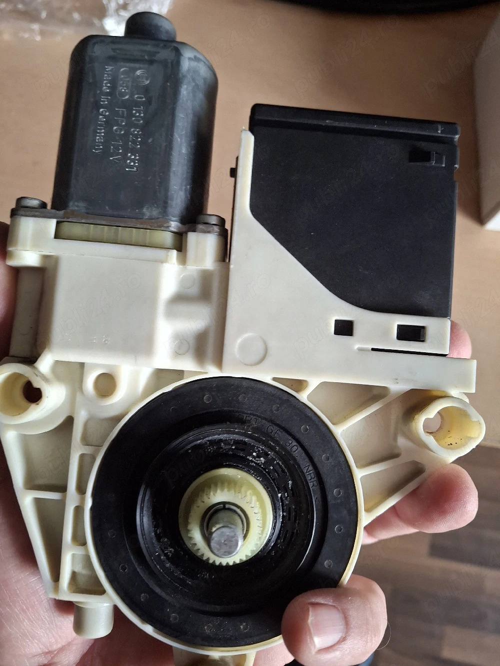 Vinzare motoras geam Megan 3