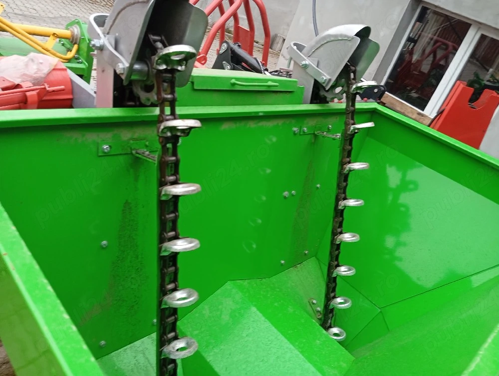 mașina de plantat cartofi 