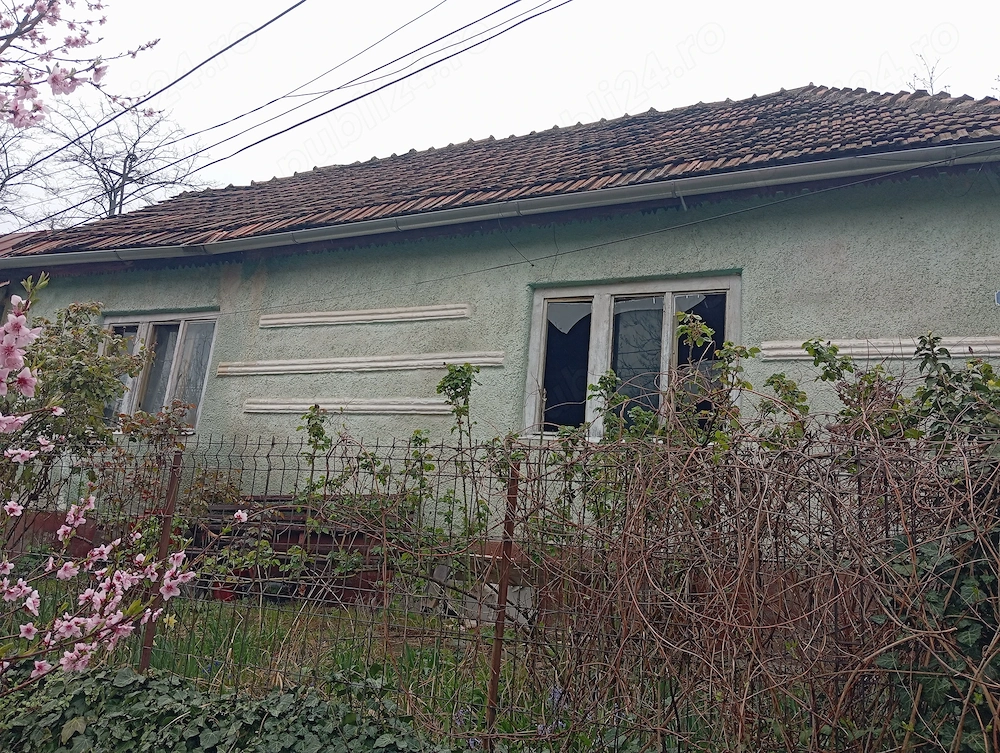 Vând casă în Oravița 