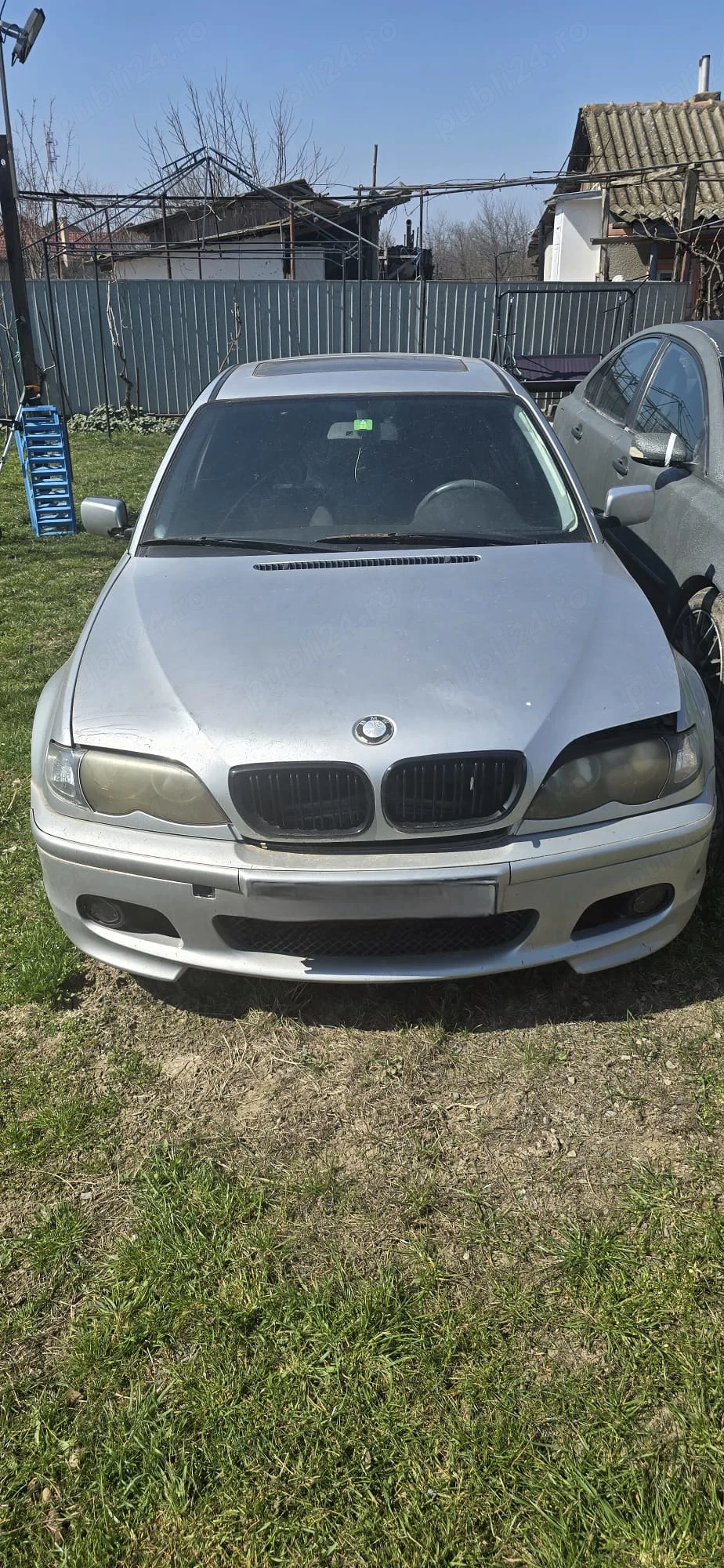 Dezmembrez BMW 318i facelift 2004