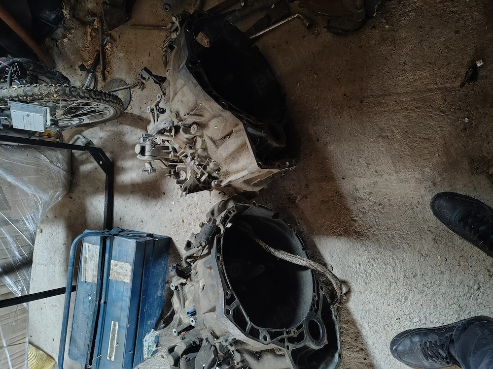 Vând cutie de viteza nisan X- trail motor 2.3