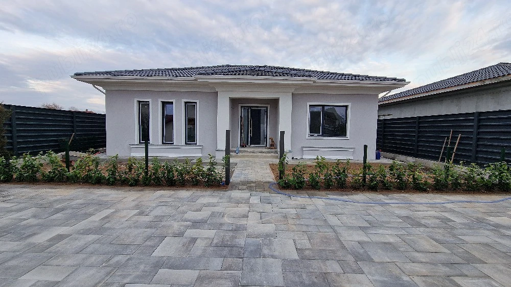 Casa Noua Cartier Privat langa Coloana Infinitului 