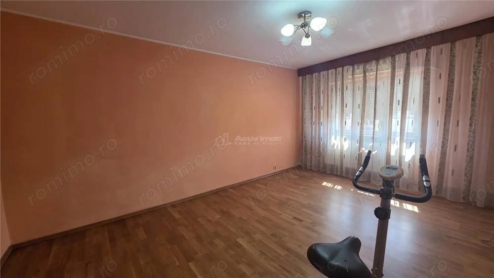 Apartament 2 decomandat,CT, etaj 4 - Pelendava