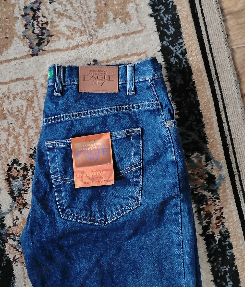 Vând blugi pentru bărbați