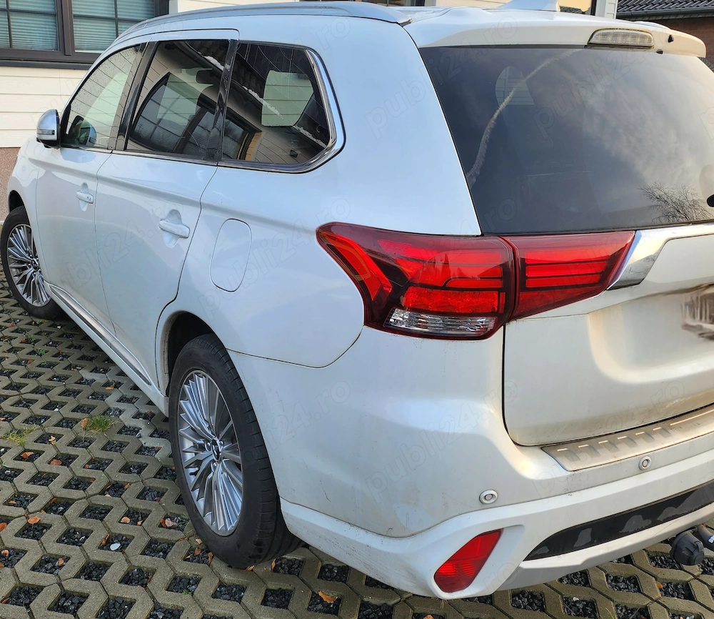 Mitsubishi Plug In Hibrid Outlander 2.0 PHEW AWD PLUS "keyless"