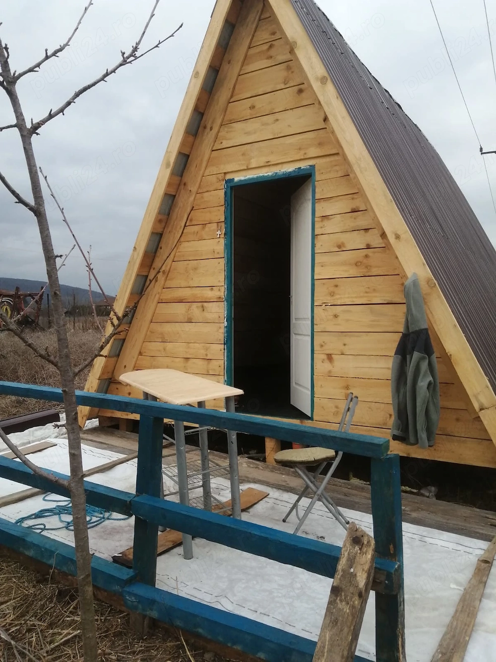 Vând cabanutaAfram 8m *4 m leagăn copii m.p.,29,5m*20 m deschidere la cale acces 60 mpLilieci Bacău 