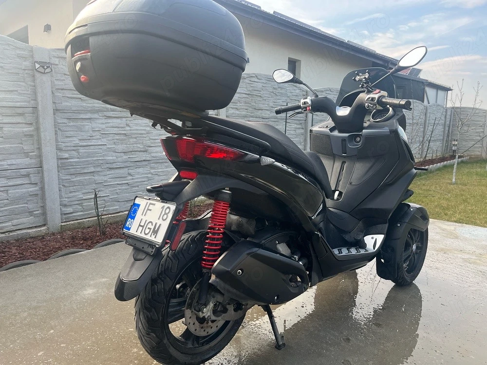 Piaggio Mp3 300 Hpe 2023 - Cat B