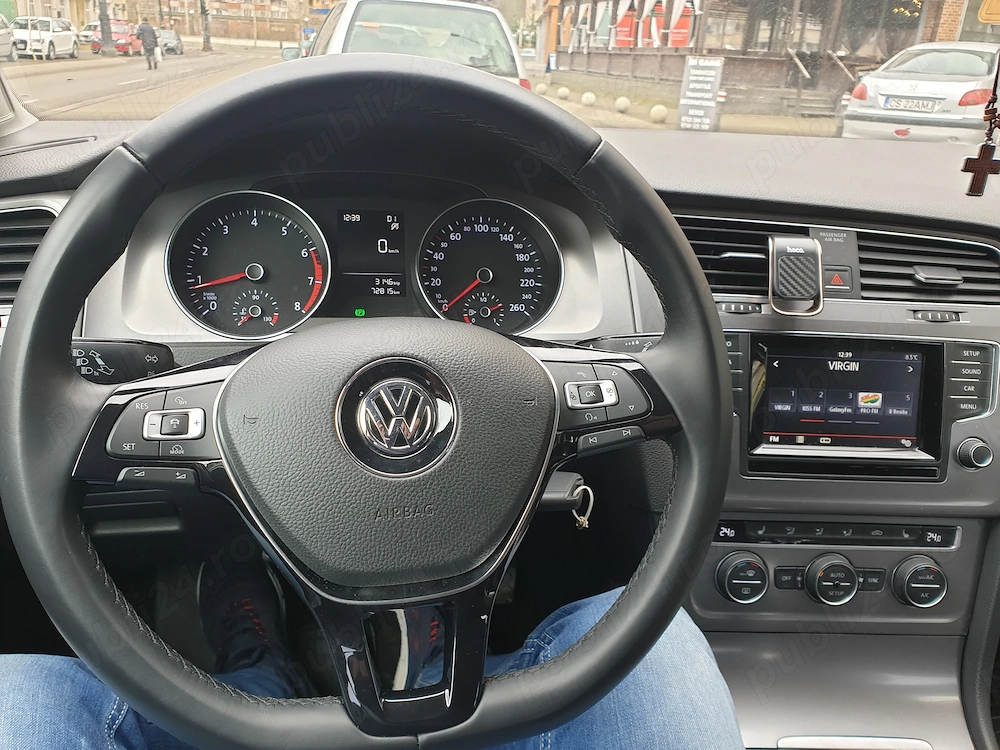 Vând Golf 7, benzina, automat, 82.000 km