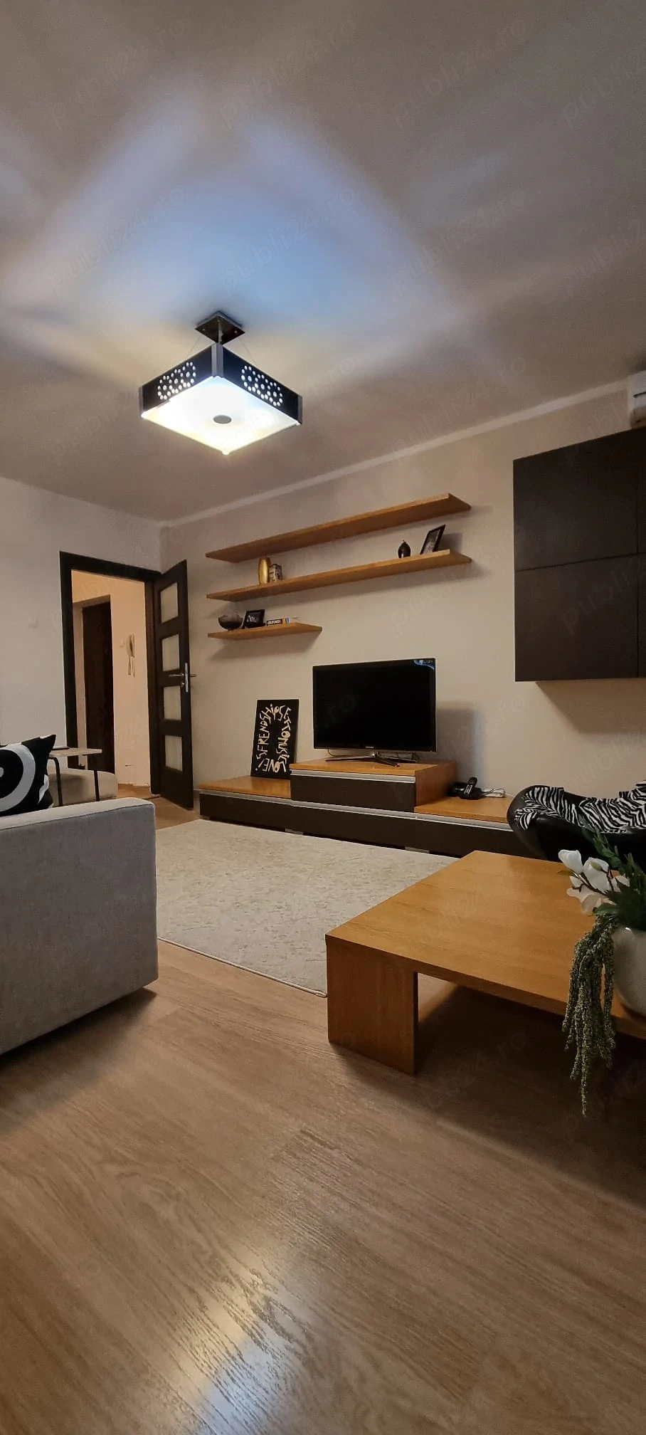 Apartament renovat 3 camere in Tomis 2