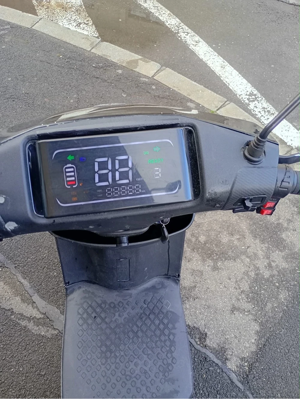 vand scuter electric 