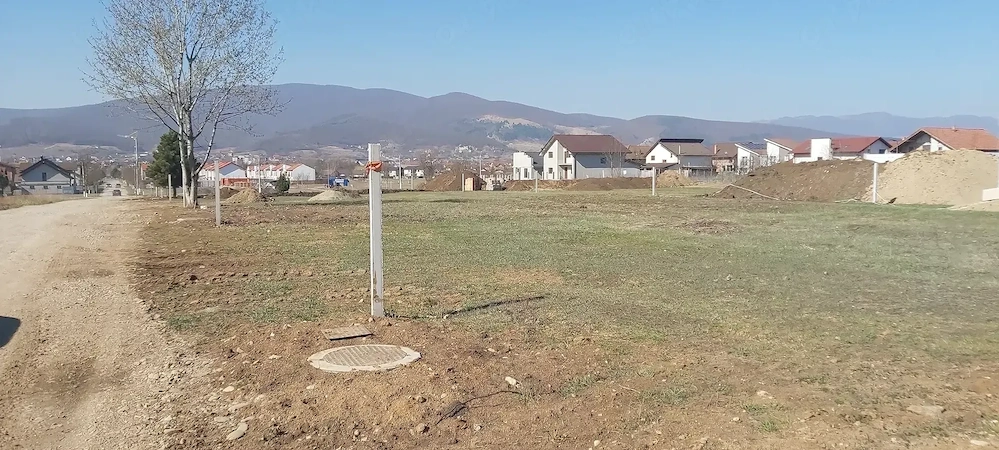 Teren cu toate utilitatile