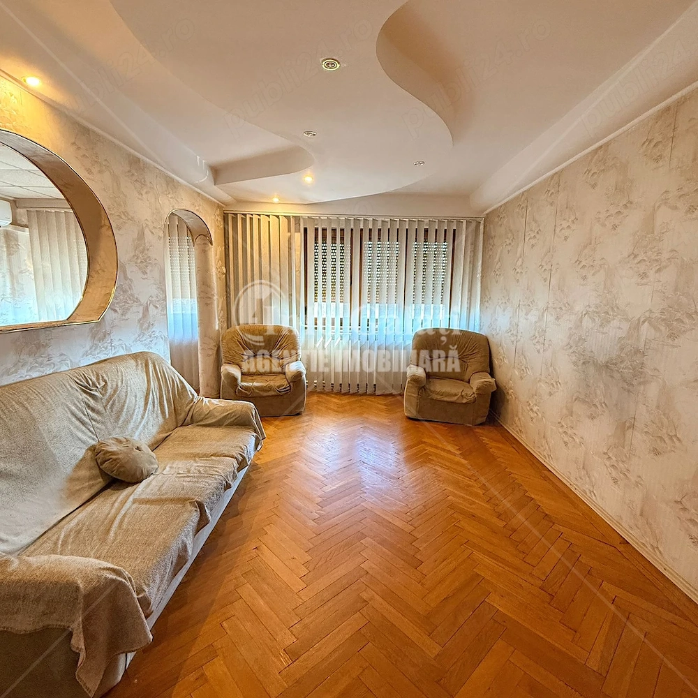 | Apartament cu 4 camere | CENTRU, Fata pe Valuri | 77.000 Euro |